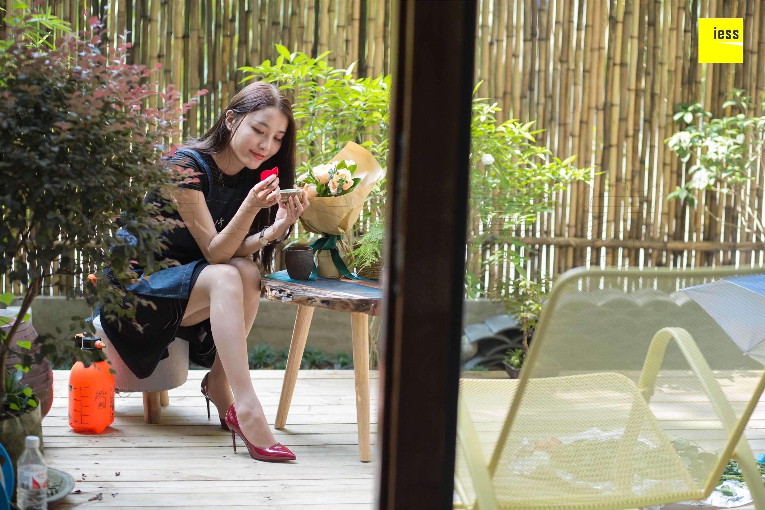 IESS异思趣向  2018.08.15《魔鬼周三》特刊31期：花艺师婉萍